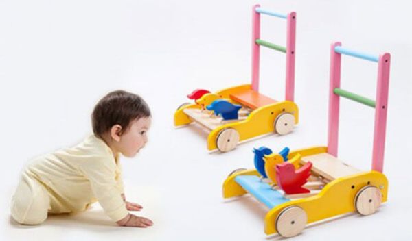Cách lắp xe tập đi con gà cho bé