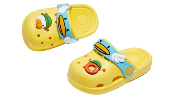 Dép Crocs màu vàng đáng yêu