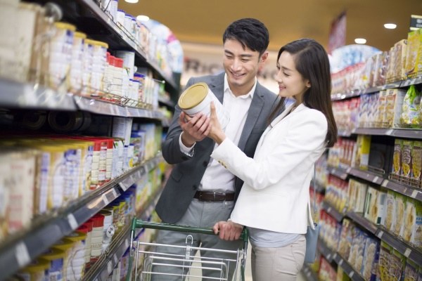 Ba mẹ lựa chọn sữa bầu phù hợp nhu cầu và mức độ tiện lợi