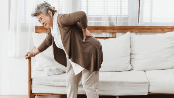 Sữa cho người già giúp ngăn ngừa loãng xương