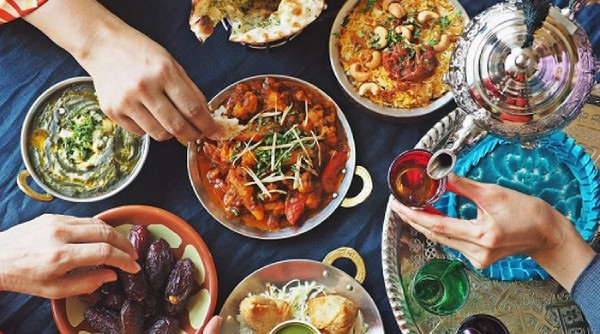 Bữa ăn Sahur của người Hồi Giáo trong tháng Ramadan