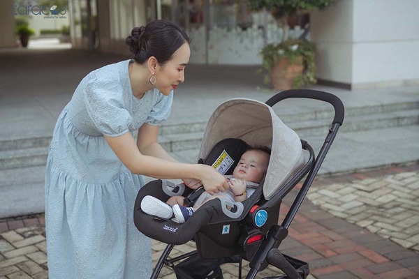 Sử dụng xe đẩy Bibomart cho bé an toàn và hiệu quả