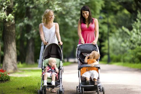 Xe đẩy ngồi cho bé - người bạn đồng hành đáng tin cậy trong mỗi chuyến đi
