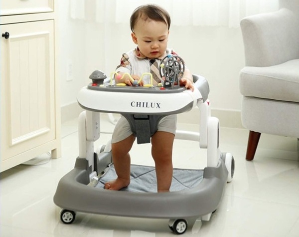 Xe tập đi chữ U giúp bé phát triển dáng đi thẳng đúng chuẩn