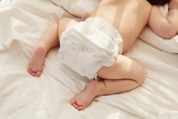 Các mẫu bỉm mỏng thường giúp bé cảm thấy dễ chịu hơn khi vận động