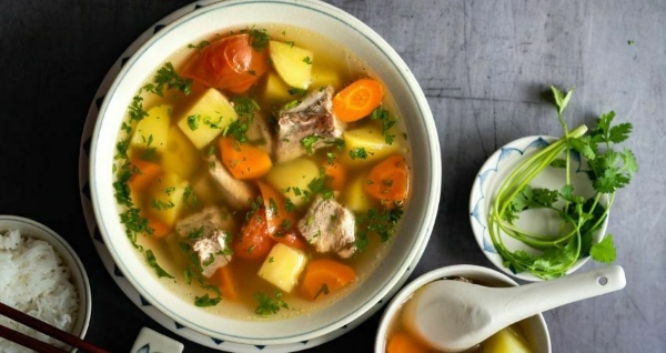 Canh xương nấu khoai - món canh bổ dưỡng ngày hè