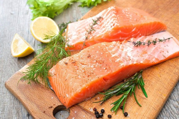 Mẹ có thể bổ sung DHA tốt cho bé thông qua các loại thực phẩm giàu DHA