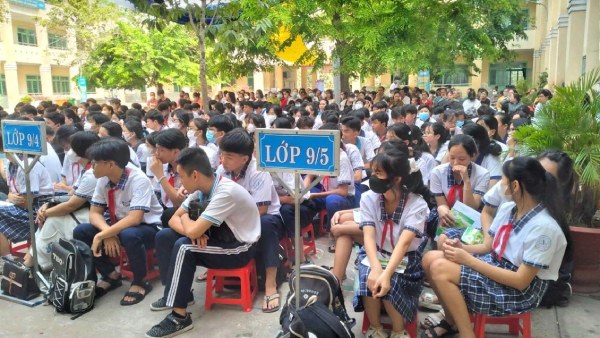 Mốc thời gian nộp hồ sơ, xét tuyển và công bố điểm