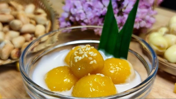 Món ăn thanh mát ngày hè chè bí đỏ hạt sen giúp bé giải nhiệt