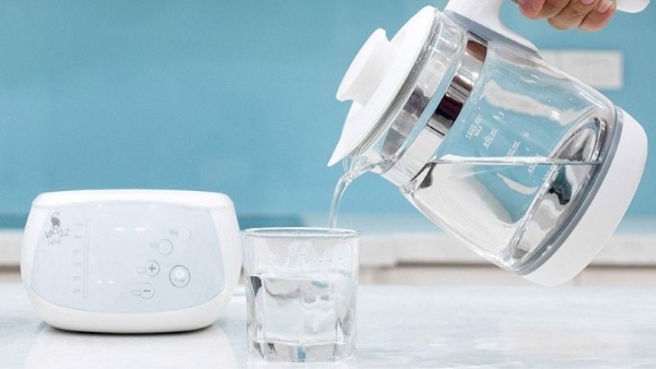 Mẹ hãy sử dụng nước lọc đun sôi để pha sữa cho bé