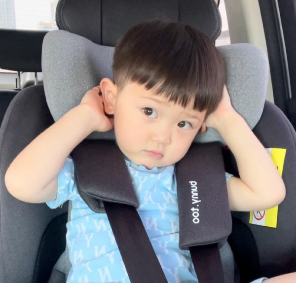 Kiểu tóc Hàn Quốc cho bé trai có gương mặt bầu bĩnh