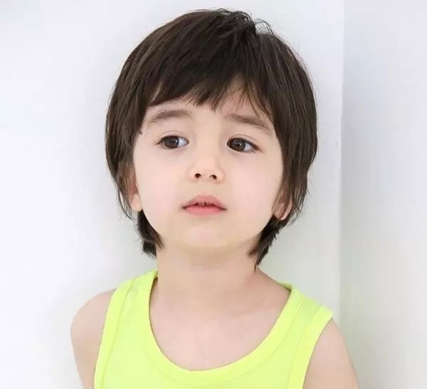 Tóc ngắn bé gái pixie đơn giản mát mẻ