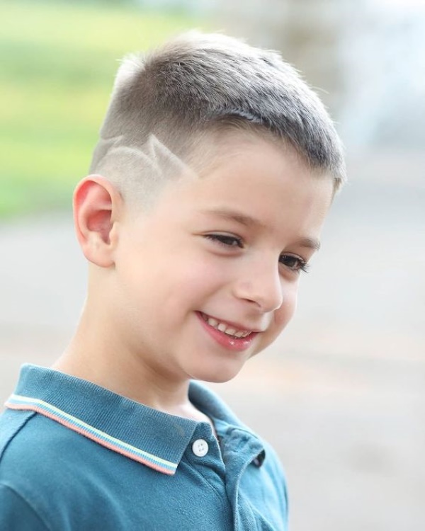 Kiểu tóc ngắn hiếu động Buzz Cut cho bé