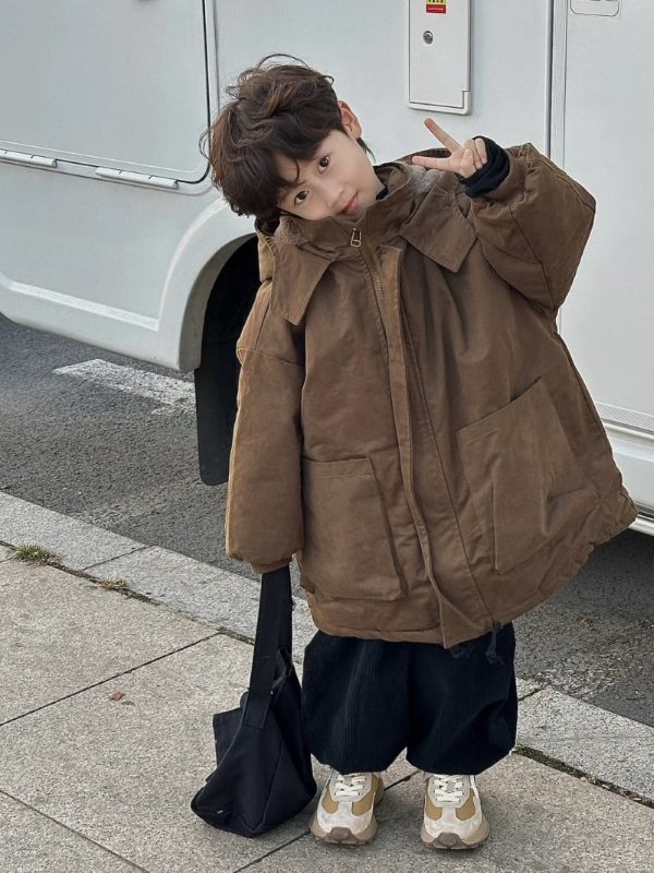 Kiểu uốn tóc xoăn cho bé trai tỉa textured