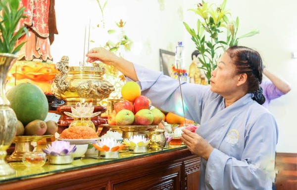 Văn khấn rằm tháng 7 thần linh truyền thống