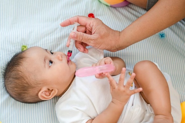 Ba mẹ lưu ý thời điểm cho bé uống vitamin để đạt hiệu quả tốt nhất