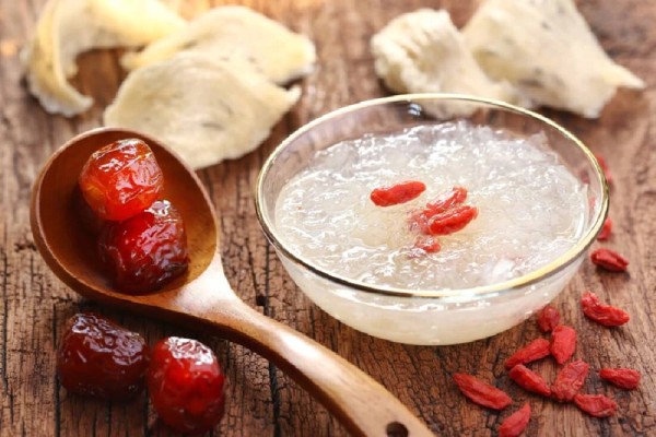 Yến còn hỗ trợ cải thiện giấc ngủ và tâm trạng