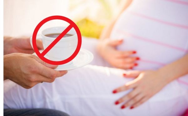 Mẹ nên tránh cafe hoàn toàn trong giai đoạn 3 tháng đầu thai kỳ