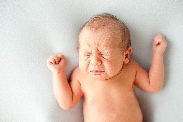 Bé không hợp với sữa khó tiêu dẫn đến xì hơi nhiều