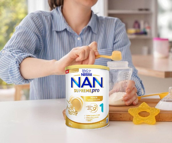 Pha sữa Nan đúng cách cho bé