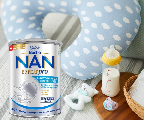 Pha sữa Nan với nước khoảng 40°C