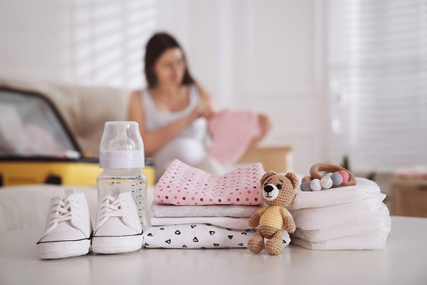 Chuẩn bị đồ đi sinh mổ đầy đủ cho trẻ sơ sinh