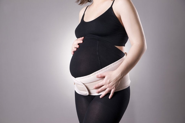 Đai nâng bụng bầu giúp di chuyển dễ dàng hơn