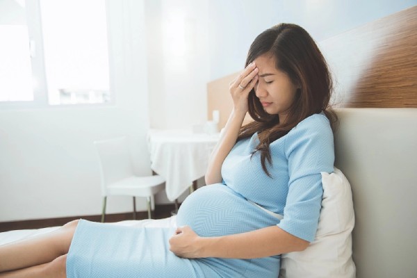Ngủ sai tư thế có thể khiến mẹ bầu đau mỏi, mất ngủ kéo dài