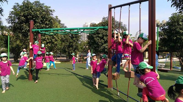 Không gian khu vui chơi công viên Cầu Giấy