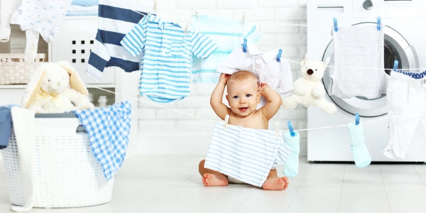 Chọn nước giặt an toàn là bước đầu bảo vệ làn da bé