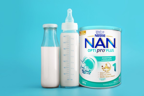 Pha sữa Nan đúng tỷ lệ cho bé