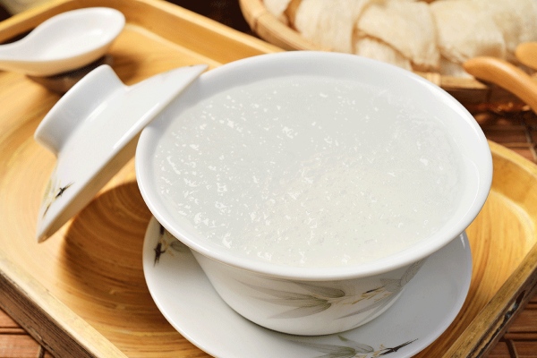 Bé ít nhất 12 tháng tuổi có thể ăn yến