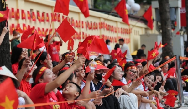 Tinh thần cổ vũ của nhân dân