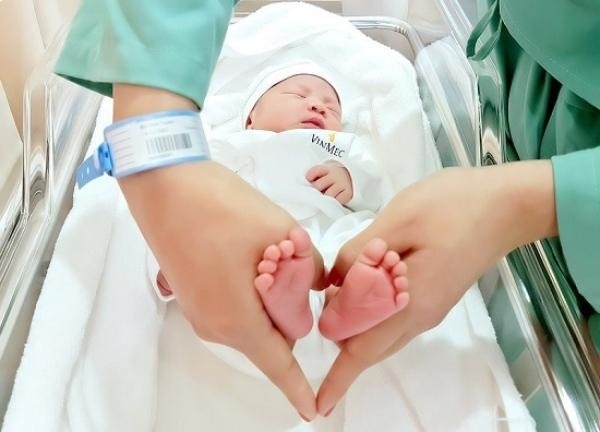 Dịch vụ sinh thường, sinh mổ trọn gói tại Vinmec