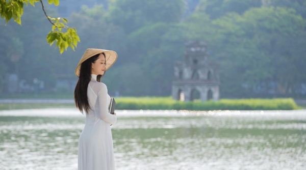 Chụp ảnh quốc khánh tại Hồ Gươm