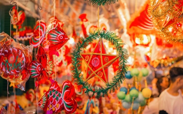 Những chiếc đèn Trung thu đầy màu sắc